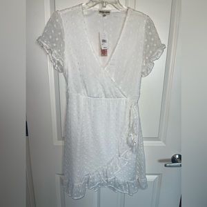 Cute white dress NWT
